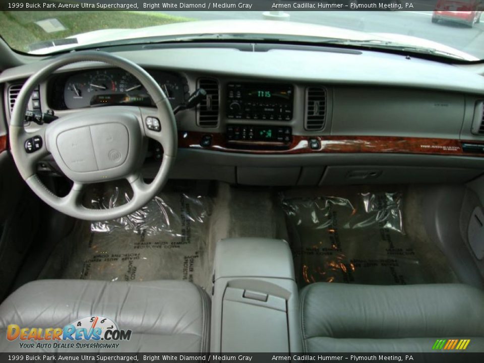 1999 Buick Park Avenue Ultra Supercharged Bright White Diamond / Medium Gray Photo #25