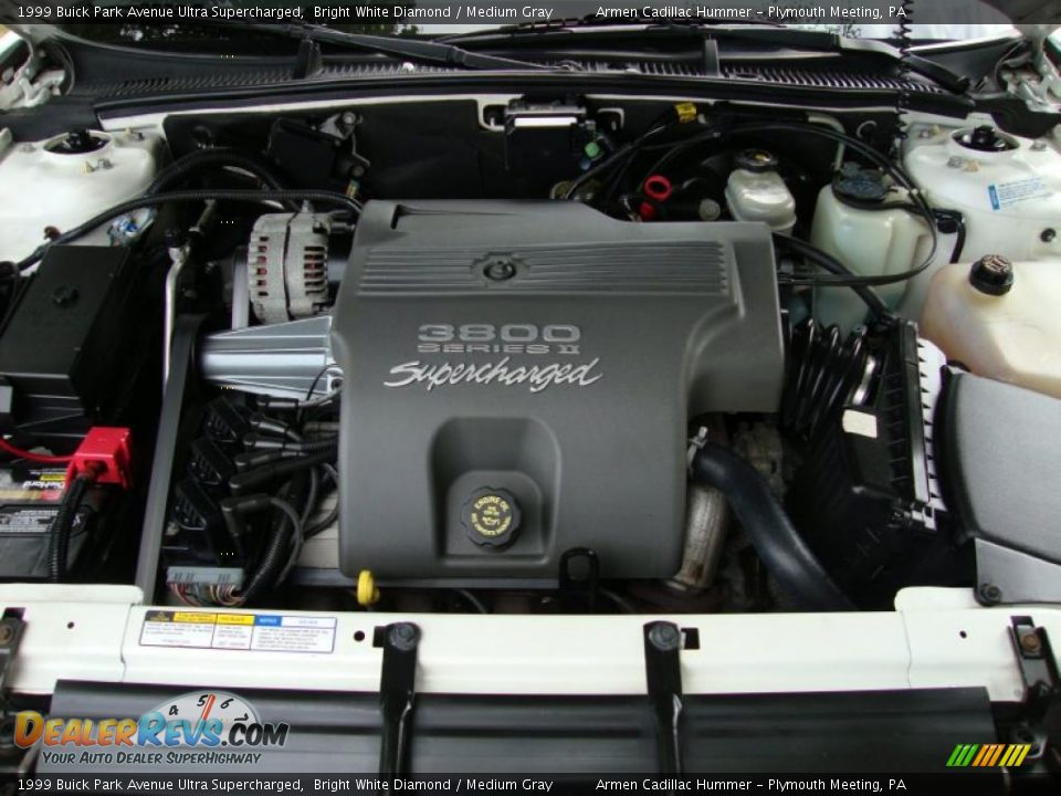 1999 Buick Park Avenue Ultra Supercharged Bright White Diamond / Medium Gray Photo #27