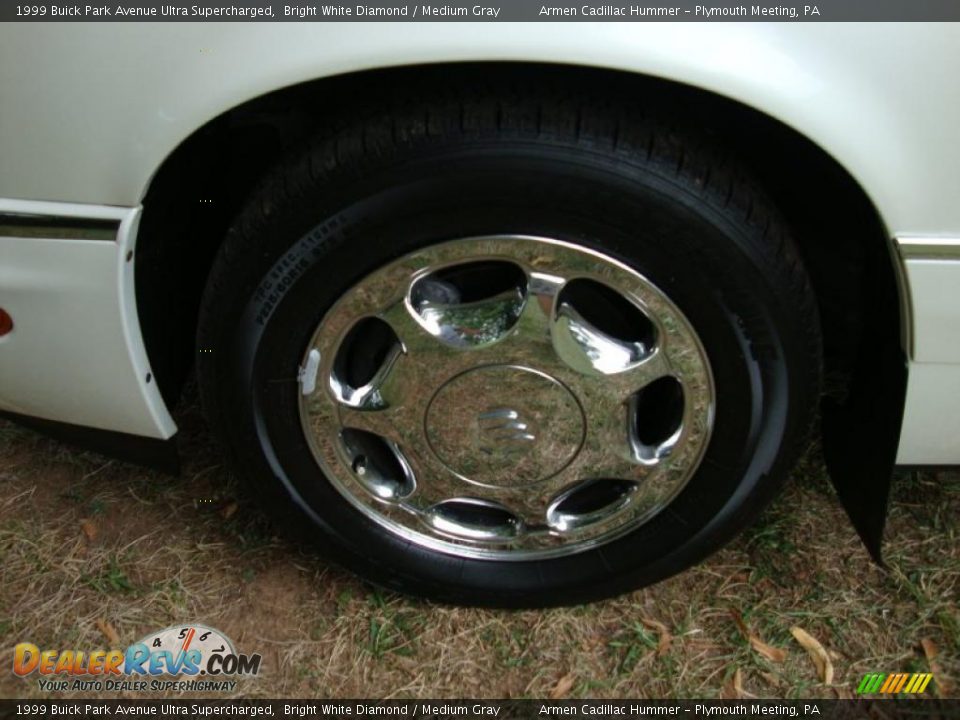 1999 Buick Park Avenue Ultra Supercharged Bright White Diamond / Medium Gray Photo #29