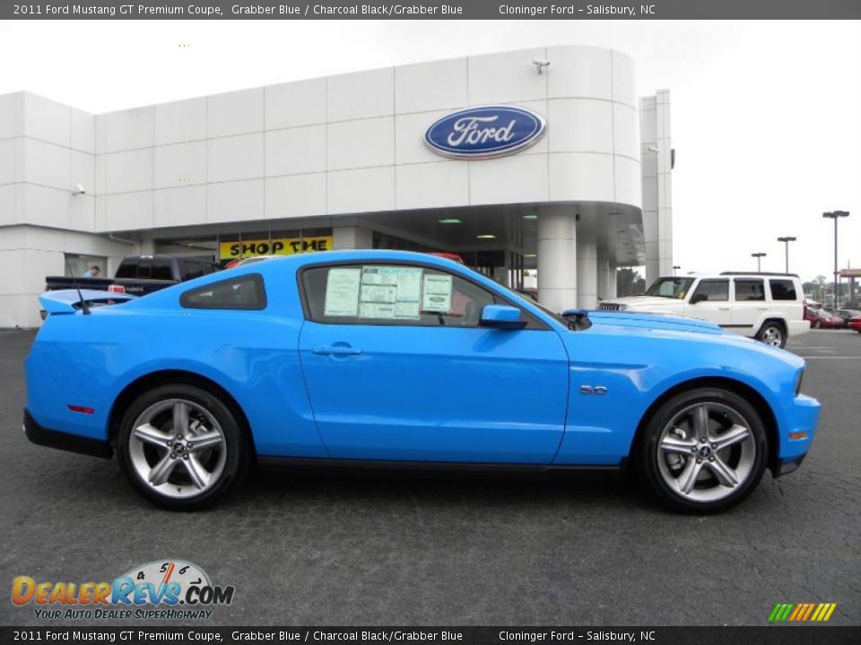 2011 Ford Mustang GT Premium Coupe Grabber Blue / Charcoal Black/Grabber Blue Photo #2