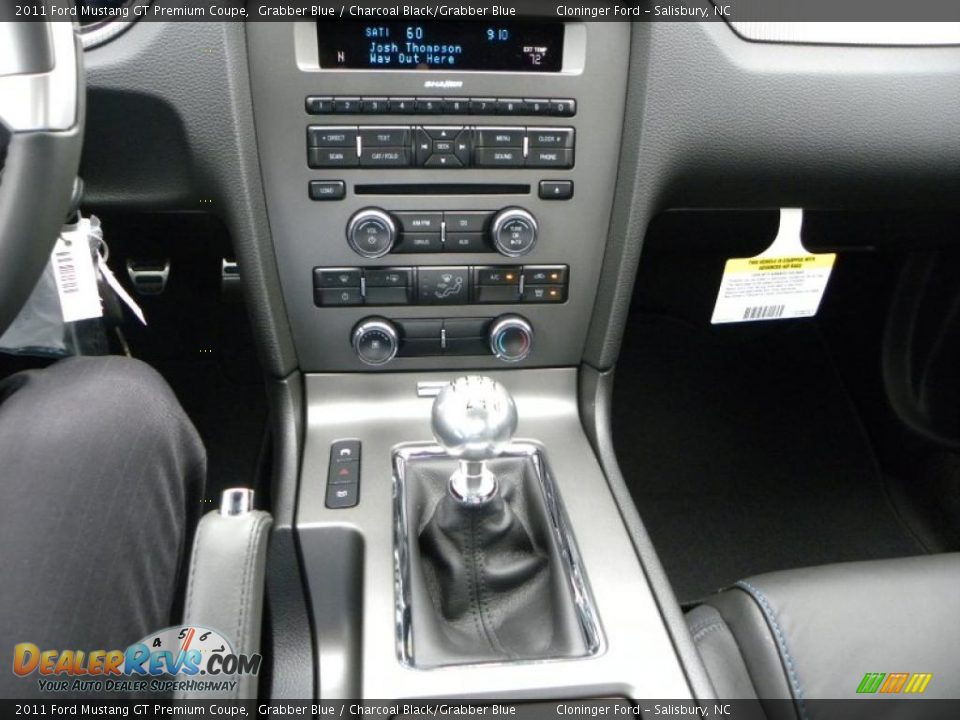 2011 Ford Mustang GT Premium Coupe Grabber Blue / Charcoal Black/Grabber Blue Photo #21