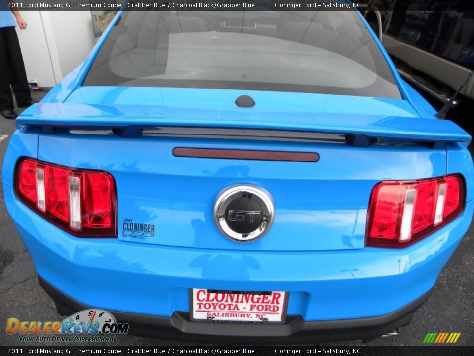 2011 Ford Mustang GT Premium Coupe Grabber Blue / Charcoal Black/Grabber Blue Photo #24
