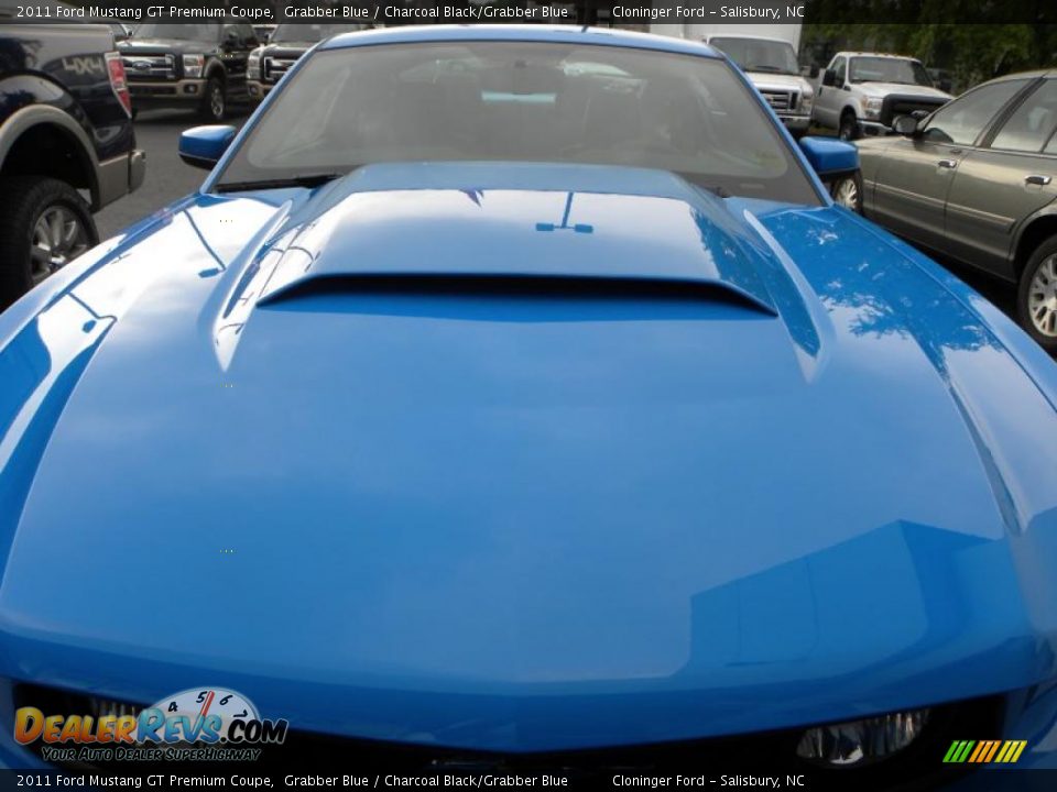 2011 Ford Mustang GT Premium Coupe Grabber Blue / Charcoal Black/Grabber Blue Photo #25