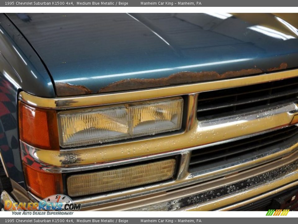 1995 Chevrolet Suburban K1500 4x4 Medium Blue Metallic / Beige Photo #24