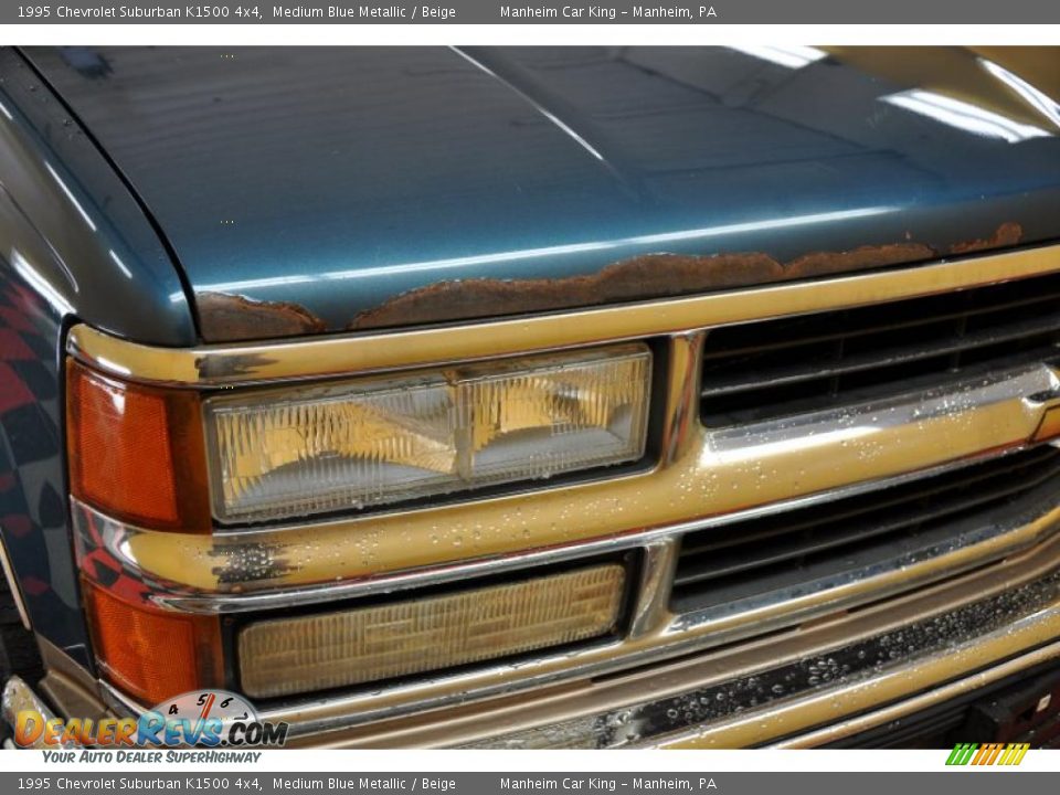 1995 Chevrolet Suburban K1500 4x4 Medium Blue Metallic / Beige Photo #24