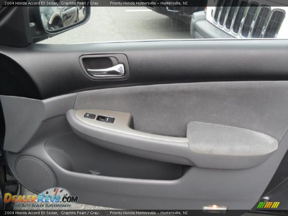 2004 Honda Accord EX Sedan Graphite Pearl / Gray Photo #22