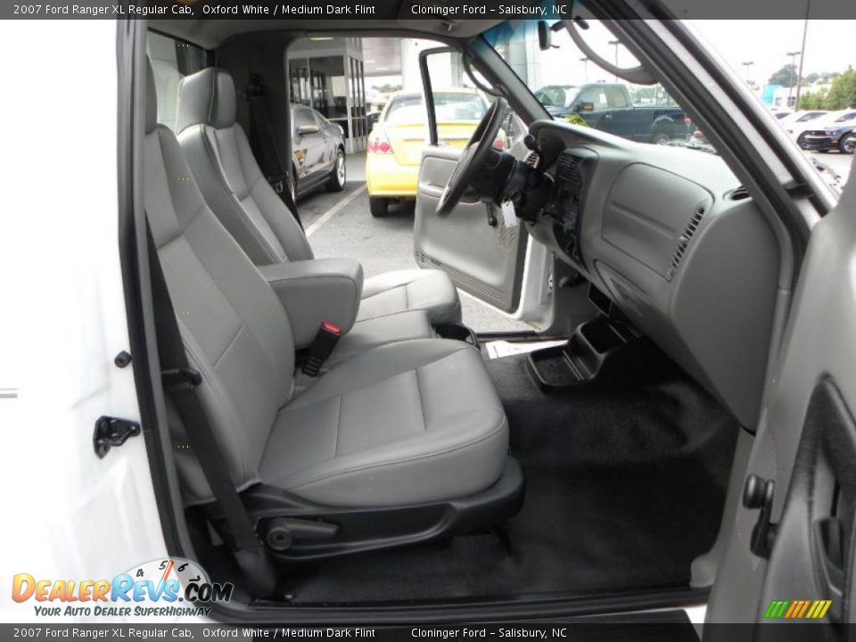 2007 Ford Ranger XL Regular Cab Oxford White / Medium Dark Flint Photo #9