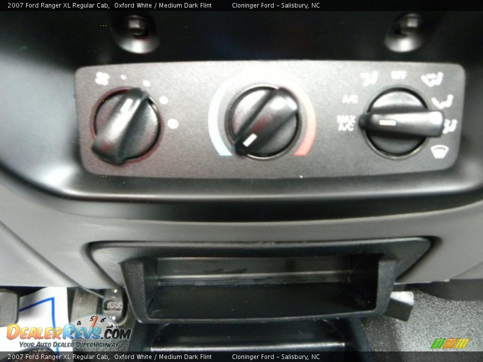 2007 Ford Ranger XL Regular Cab Oxford White / Medium Dark Flint Photo #15