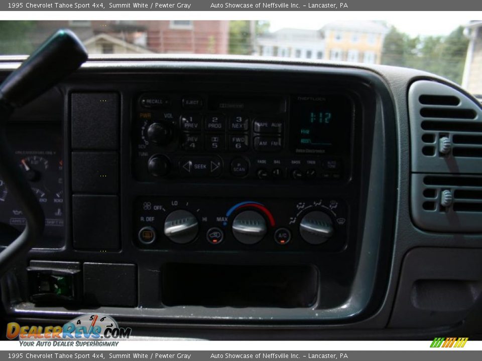 1995 Chevrolet Tahoe Sport 4x4 Summit White / Pewter Gray Photo #21