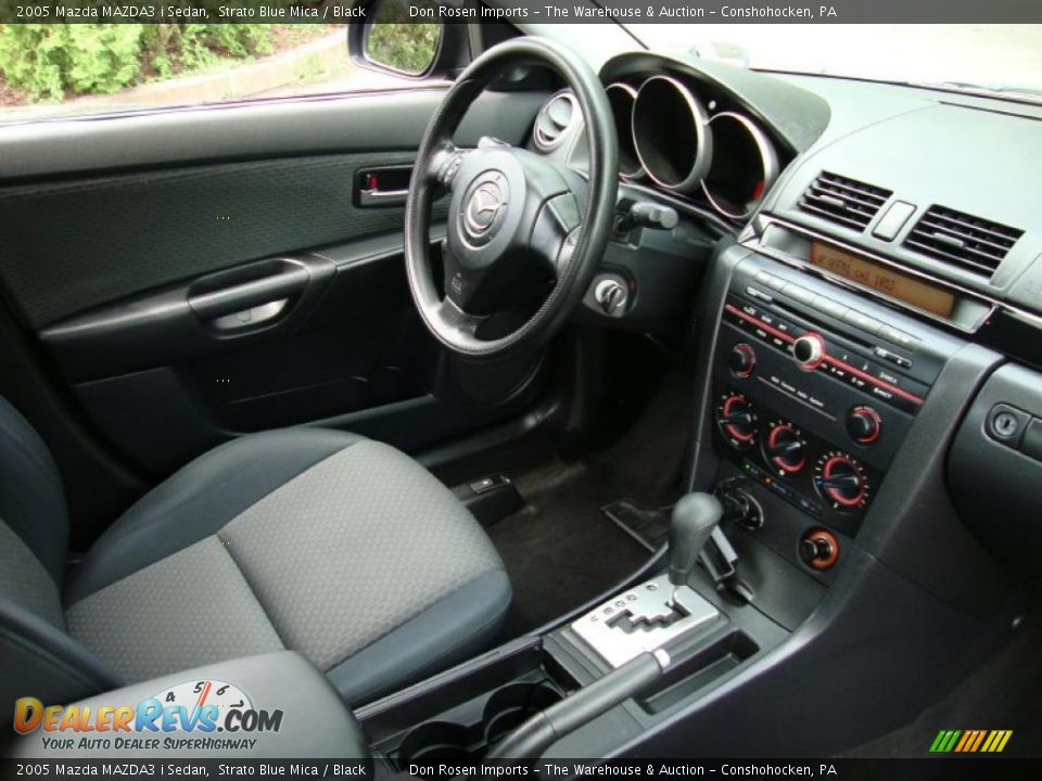 2005 Mazda MAZDA3 i Sedan Strato Blue Mica / Black Photo #18