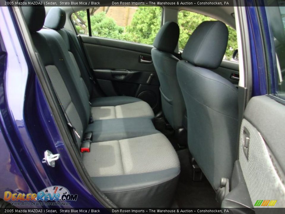 2005 Mazda MAZDA3 i Sedan Strato Blue Mica / Black Photo #21