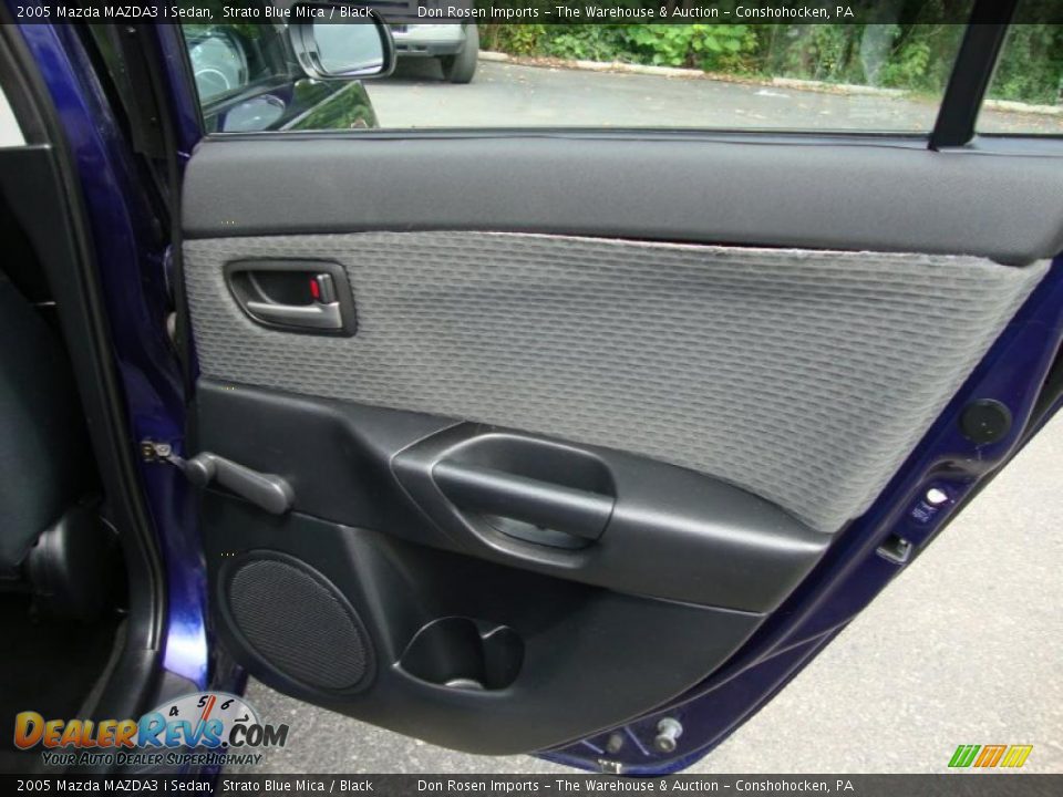 2005 Mazda MAZDA3 i Sedan Strato Blue Mica / Black Photo #22