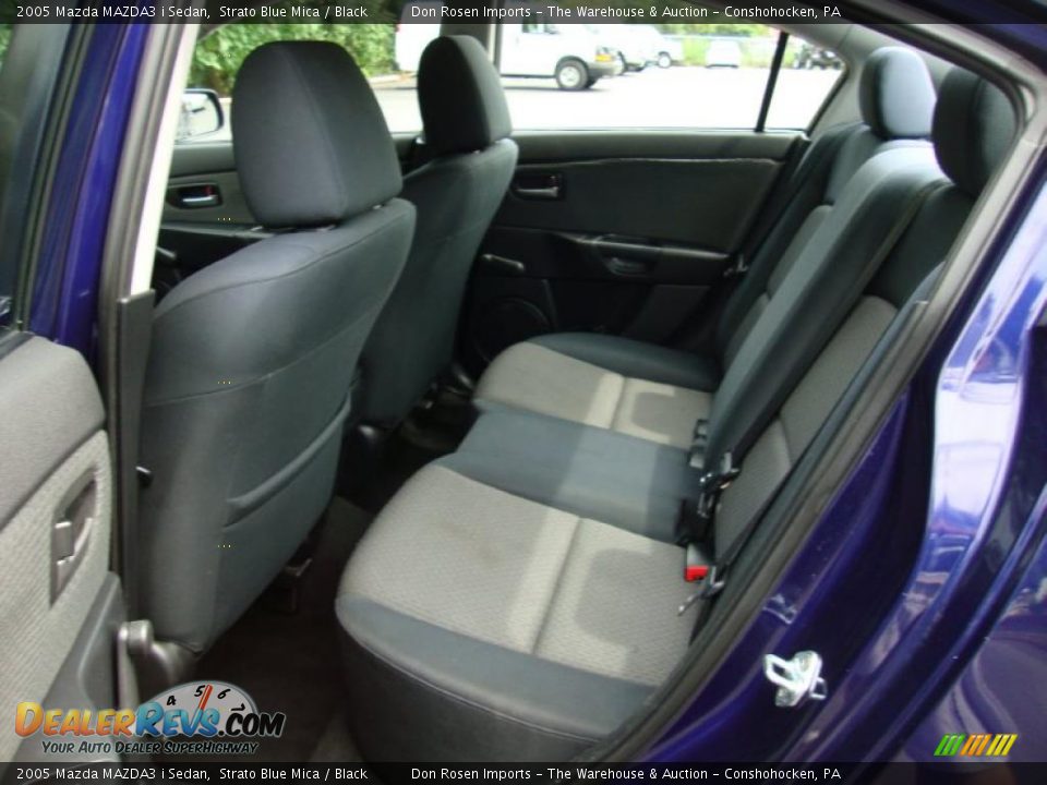 2005 Mazda MAZDA3 i Sedan Strato Blue Mica / Black Photo #23