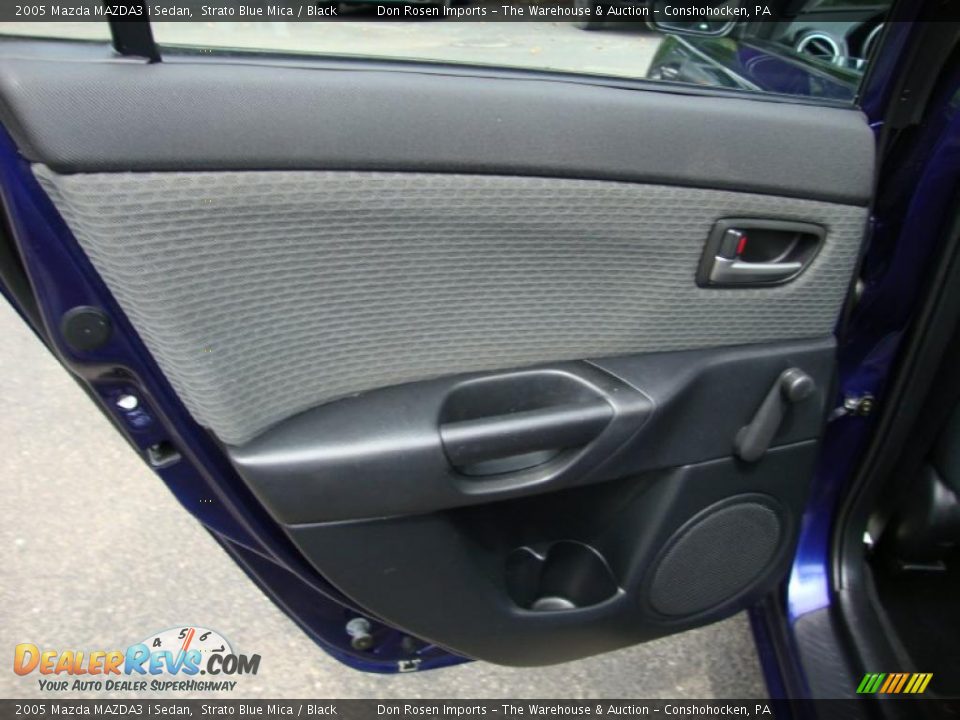 2005 Mazda MAZDA3 i Sedan Strato Blue Mica / Black Photo #24