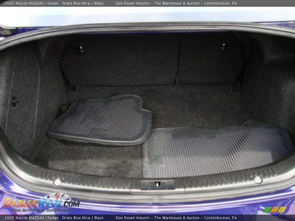 2005 Mazda MAZDA3 i Sedan Strato Blue Mica / Black Photo #27