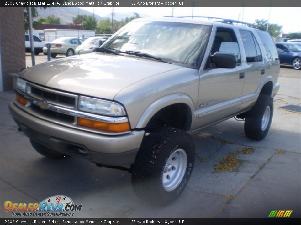 2002 Chevrolet Blazer LS 4x4 Sandalwood Metallic / Graphite Photo #2