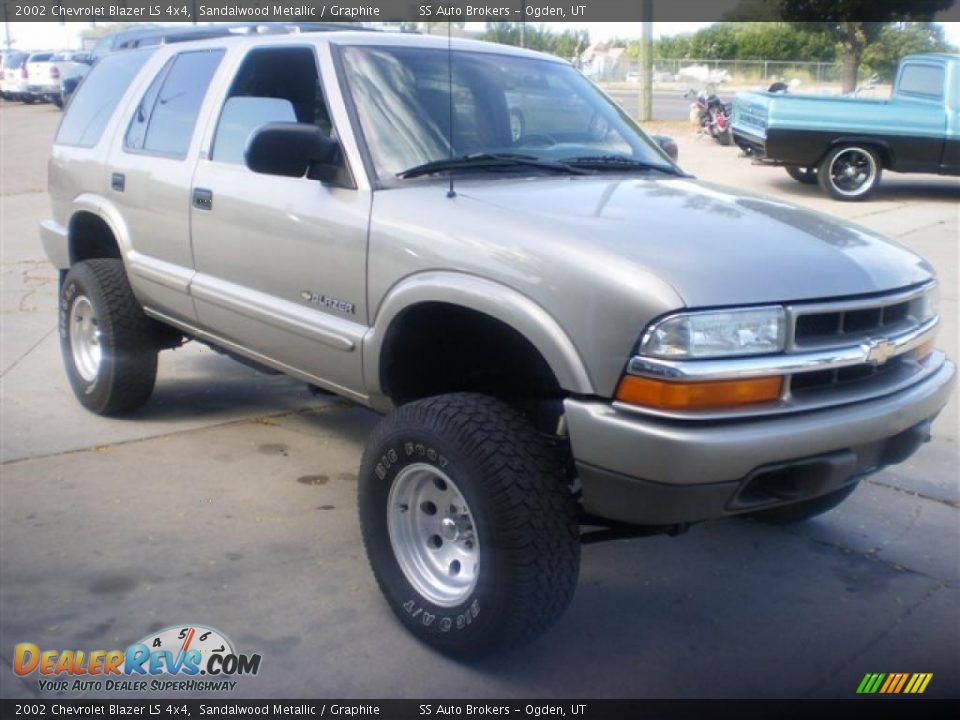 2002 Chevrolet Blazer LS 4x4 Sandalwood Metallic / Graphite Photo #3