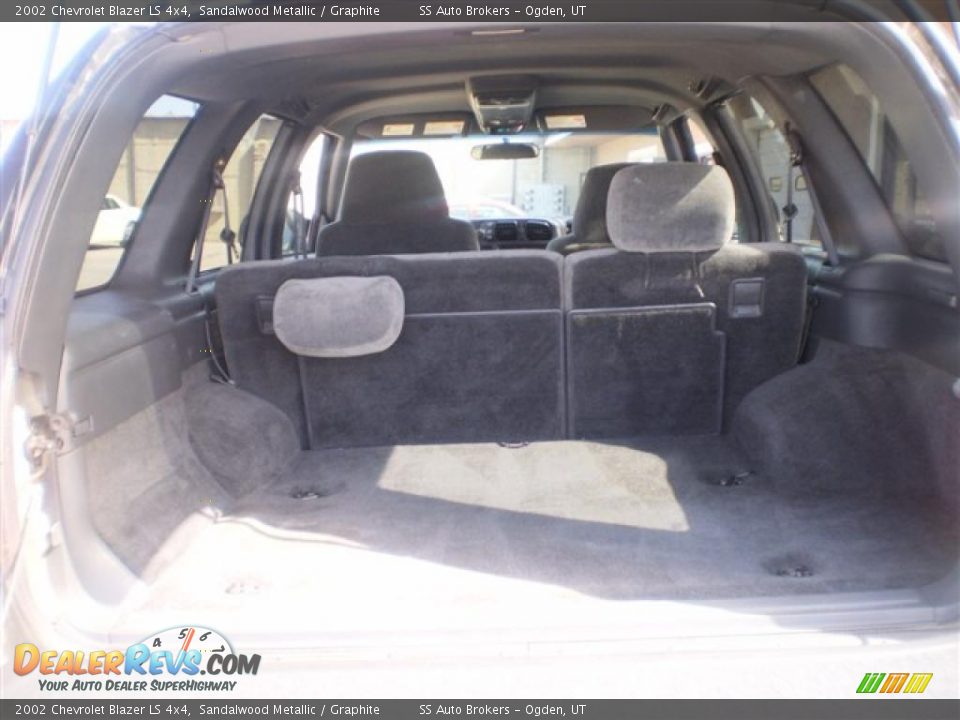 2002 Chevrolet Blazer LS 4x4 Sandalwood Metallic / Graphite Photo #9