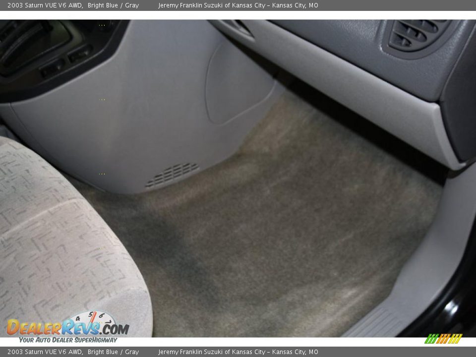 2003 Saturn VUE V6 AWD Bright Blue / Gray Photo #8