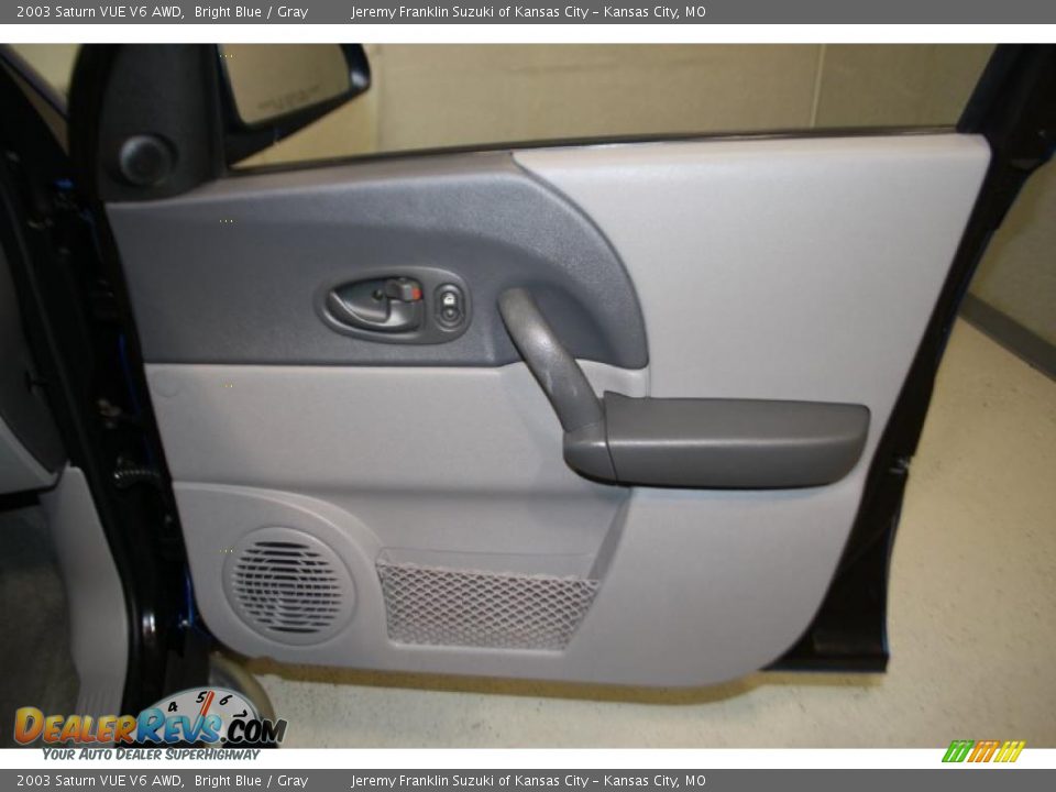 2003 Saturn VUE V6 AWD Bright Blue / Gray Photo #10