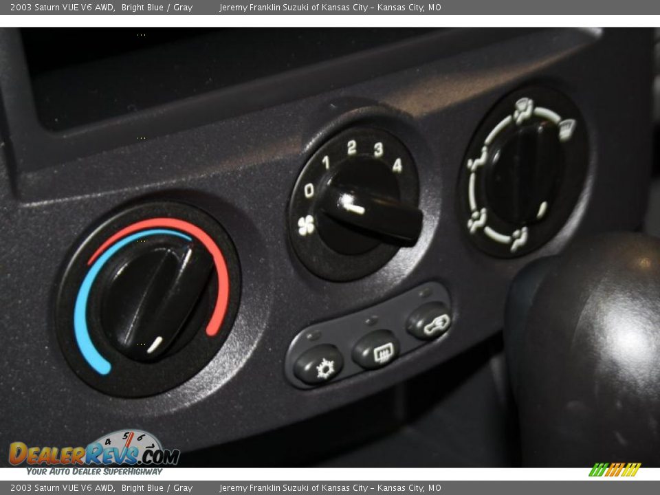 2003 Saturn VUE V6 AWD Bright Blue / Gray Photo #14