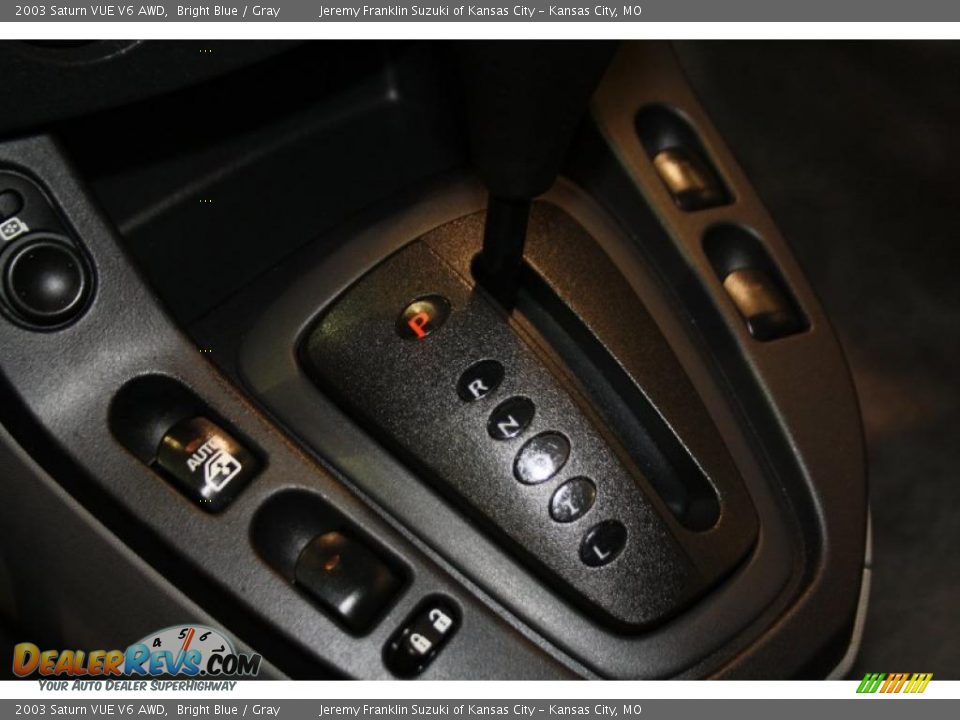2003 Saturn VUE V6 AWD Bright Blue / Gray Photo #16