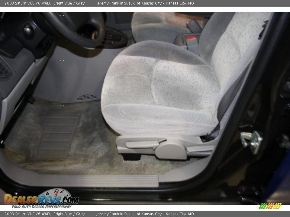 2003 Saturn VUE V6 AWD Bright Blue / Gray Photo #26