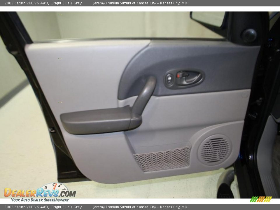 2003 Saturn VUE V6 AWD Bright Blue / Gray Photo #27