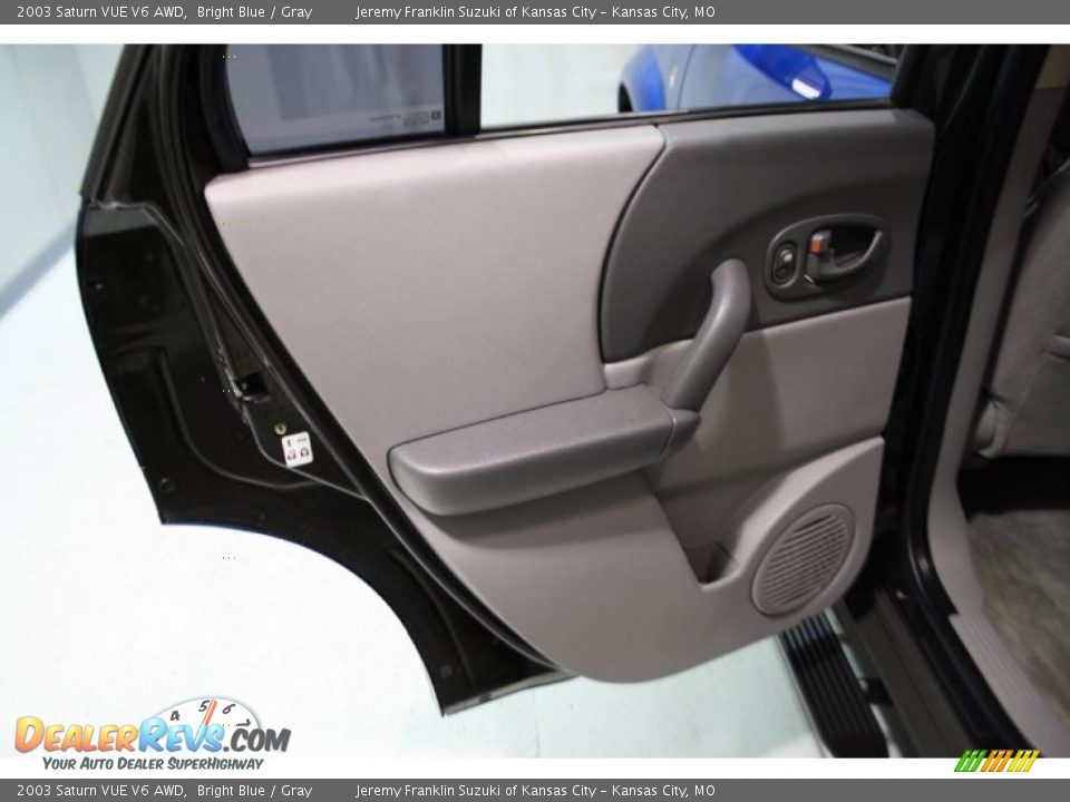 2003 Saturn VUE V6 AWD Bright Blue / Gray Photo #33
