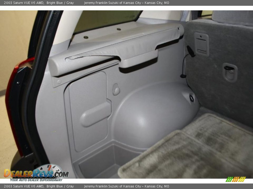 2003 Saturn VUE V6 AWD Bright Blue / Gray Photo #35
