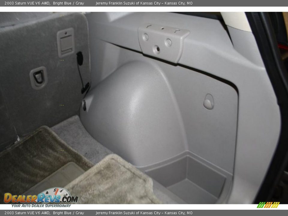 2003 Saturn VUE V6 AWD Bright Blue / Gray Photo #36