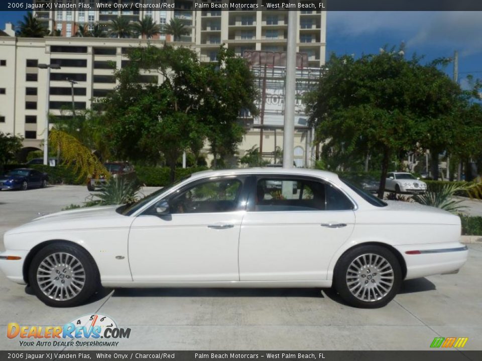 2006 Jaguar XJ Vanden Plas White Onyx / Charcoal/Red Photo #3