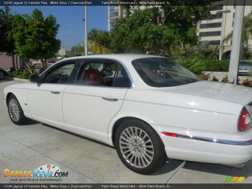 2006 Jaguar XJ Vanden Plas White Onyx / Charcoal/Red Photo #4