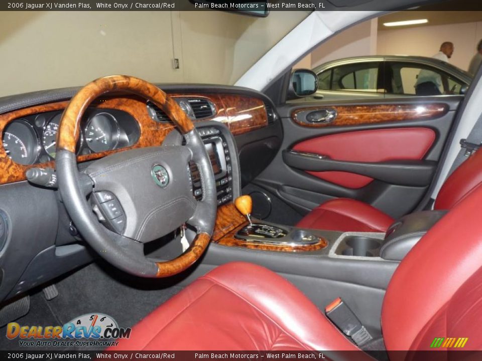 2006 Jaguar XJ Vanden Plas White Onyx / Charcoal/Red Photo #7