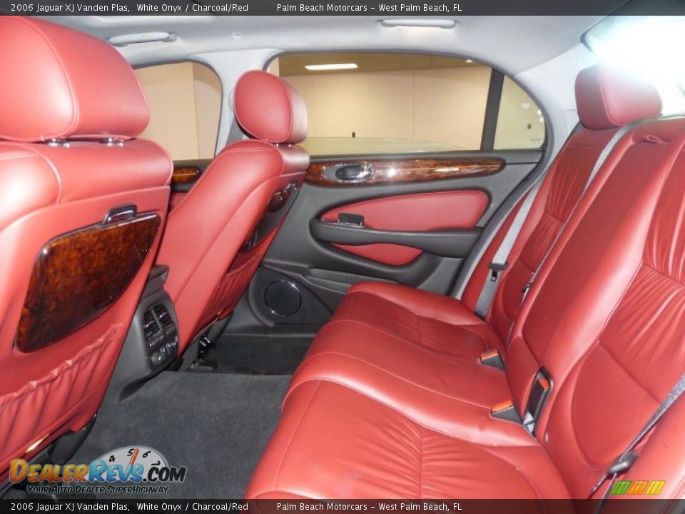 2006 Jaguar XJ Vanden Plas White Onyx / Charcoal/Red Photo #10