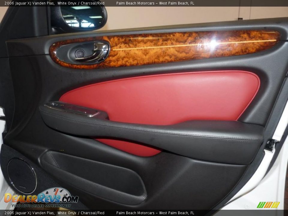 2006 Jaguar XJ Vanden Plas White Onyx / Charcoal/Red Photo #12