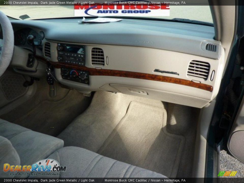 2000 Chevrolet Impala Dark Jade Green Metallic / Light Oak Photo #25