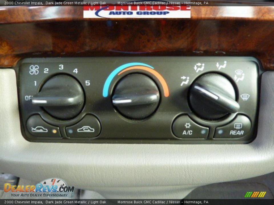 2000 Chevrolet Impala Dark Jade Green Metallic / Light Oak Photo #28