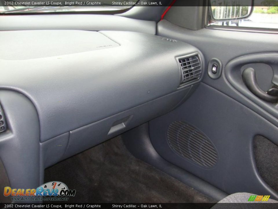 2002 Chevrolet Cavalier LS Coupe Bright Red / Graphite Photo #18