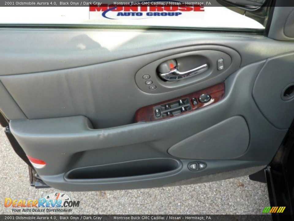 2001 Oldsmobile Aurora 4.0 Black Onyx / Dark Gray Photo #17