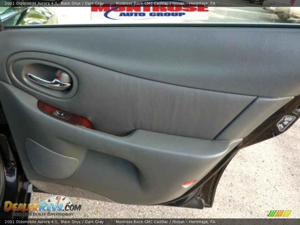 2001 Oldsmobile Aurora 4.0 Black Onyx / Dark Gray Photo #24