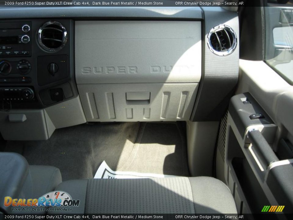 2009 Ford F250 Super Duty XLT Crew Cab 4x4 Dark Blue Pearl Metallic / Medium Stone Photo #10
