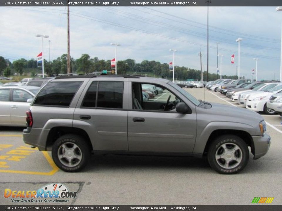 2007 Chevrolet TrailBlazer LS 4x4 Graystone Metallic / Light Gray Photo #8