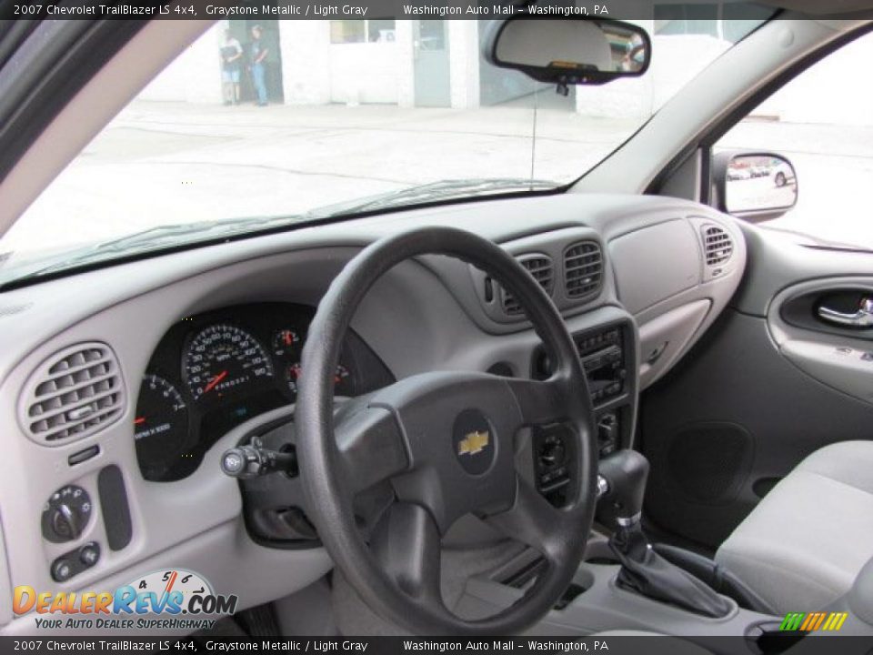 2007 Chevrolet TrailBlazer LS 4x4 Graystone Metallic / Light Gray Photo #11