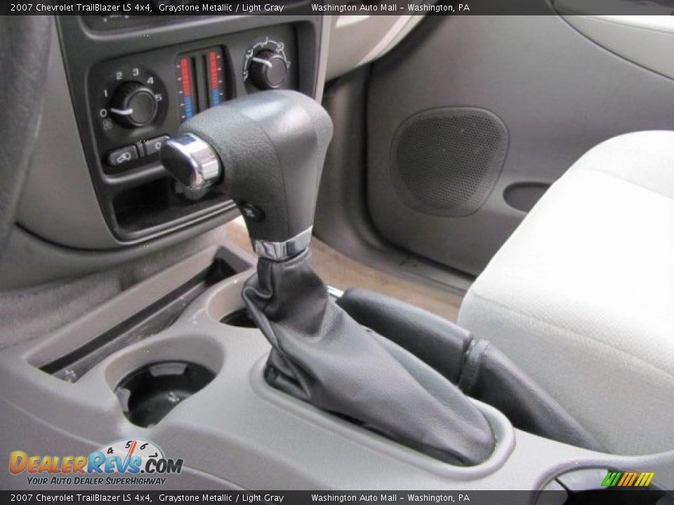 2007 Chevrolet TrailBlazer LS 4x4 Graystone Metallic / Light Gray Photo #15