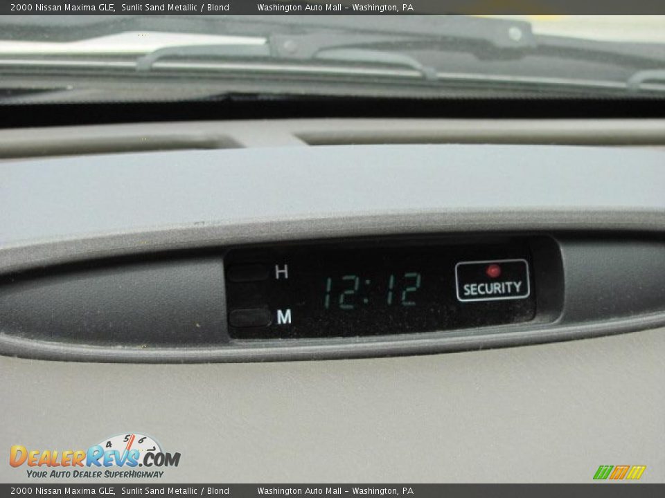 2000 Nissan Maxima GLE Sunlit Sand Metallic / Blond Photo #18