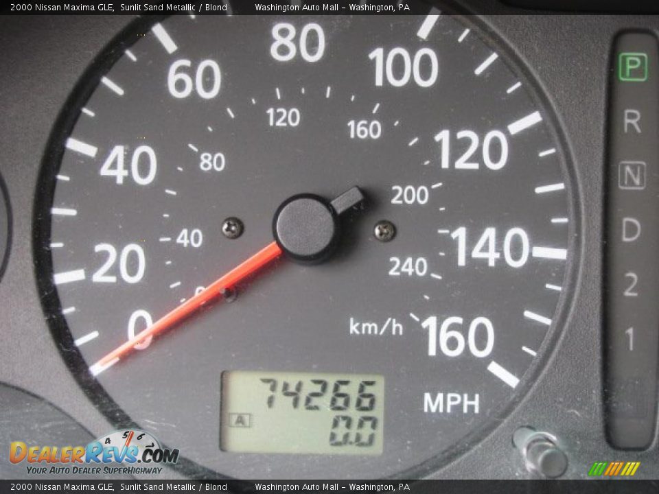 2000 Nissan Maxima GLE Sunlit Sand Metallic / Blond Photo #20
