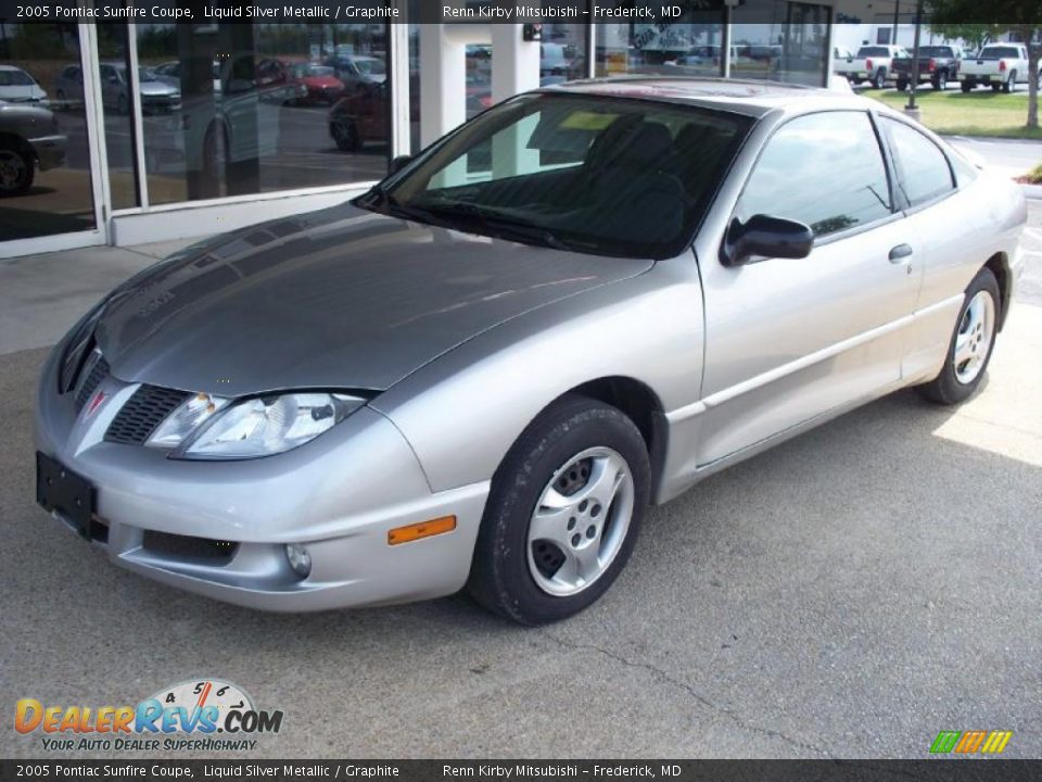 2005 Pontiac Sunfire Coupe Liquid Silver Metallic / Graphite Photo #1