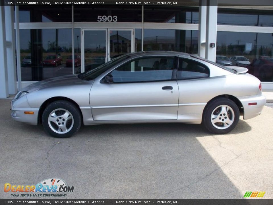 2005 Pontiac Sunfire Coupe Liquid Silver Metallic / Graphite Photo #2