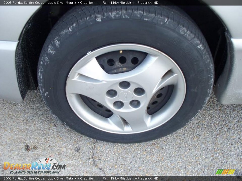 2005 Pontiac Sunfire Coupe Liquid Silver Metallic / Graphite Photo #3